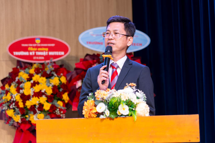 Tân sinh viên Trường Kỹ thuật HUTECH khởi động hành trình kỹ sư tương lai 34