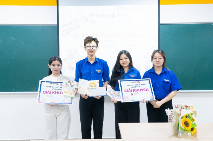 [Ảnh] Sáng tạo và tri ân: Cuộc thi thiết kế thiệp 20/11 của Khoa Kiến trúc - Mỹ thuật HUTECH 73