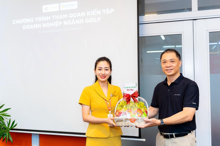 Sinh viên ngành Quản lý thể dục thể thao “đột nhập” hệ sinh thái golf hàng đầu Việt Nam - Golfgroup 26