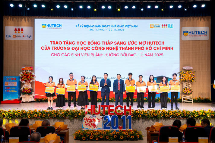 HUTECH đồng hành, sẻ chia cùng sinh viên vượt qua khó khăn do bão lũ 47