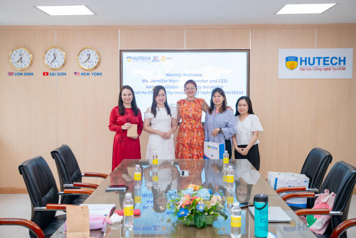 HUTECH strengthens international cooperation and develops the ASEAN–Canada education ecosystem 53