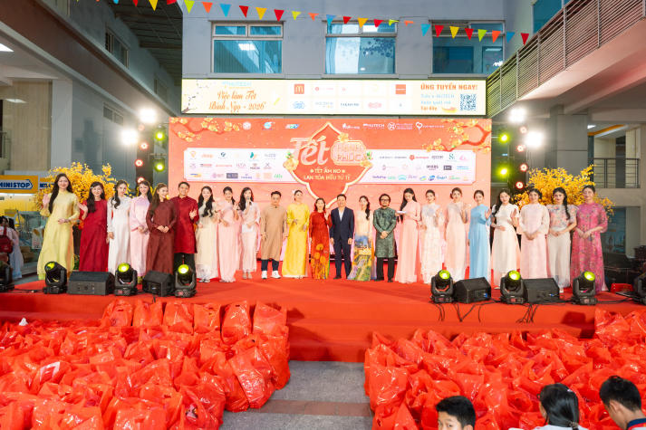 HUTECH chung tay lan tỏa yêu thương tại chương trình “Tết hạnh phúc - Mùa 4” 9