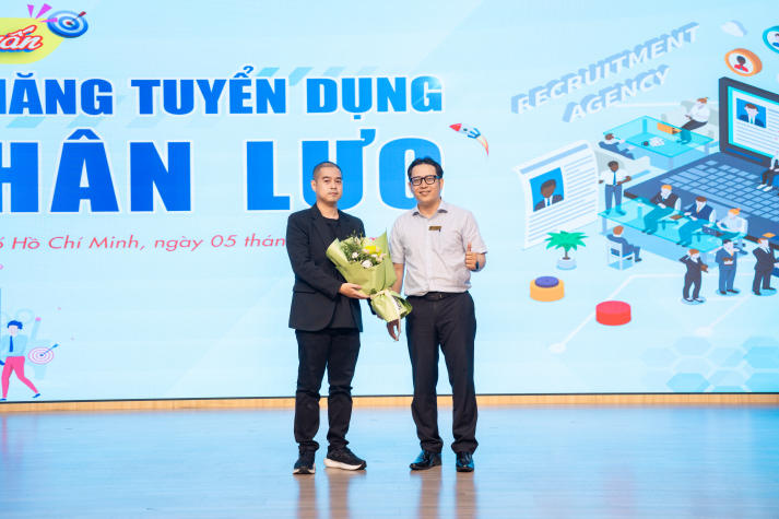 Sinh viên Khoa Quản trị kinh doanh học kỹ năng tuyển dụng cùng Công ty TNHH HR1 Vietnam Holdings trước kỳ thực tập 14