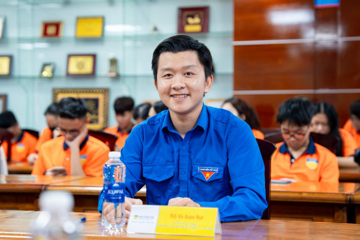 HUTECH trao học bổng “Dám ước mơ - Chạm thành công”, tiếp sức sinh viên vươn lên năm học 2025-2026 34