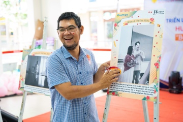 [Video] Hồ Phan Ngọc Anh - sinh viên Khoa Truyền thông và Thiết kế là Quán quân HUTECH Photo Contest “Beloved Teacher 2023” 100