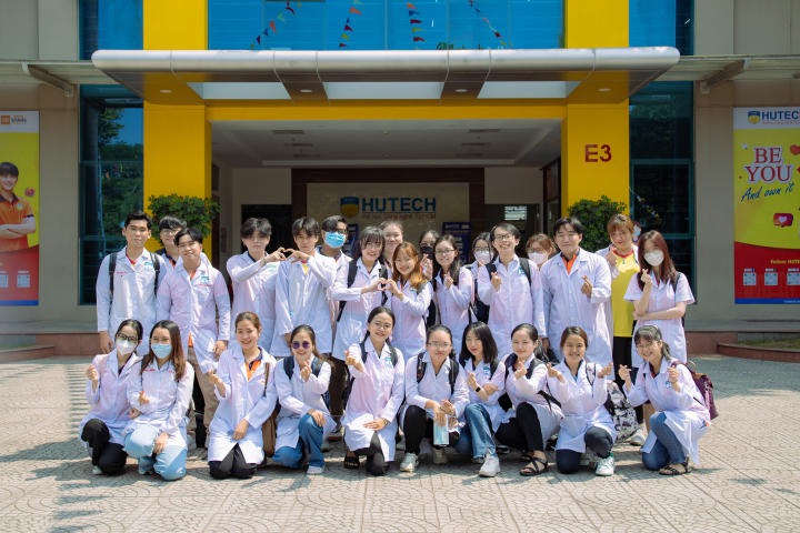 Sinh viên Khoa Dược HUTECH tham quan thực tế tìm hiểu nghề Dược sĩ tại An Khang Pharma 20