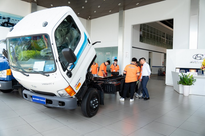 Từ giảng đường đến xưởng ô tô: Sinh viên VKIT chạm môi trường thực tế từ năm nhất 29