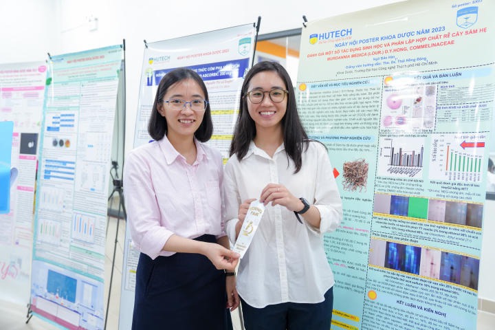 Sinh viên Khoa Dược trình bày báo cáo nghiên cứu khoa học qua triển lãm poster ấn tượng 64