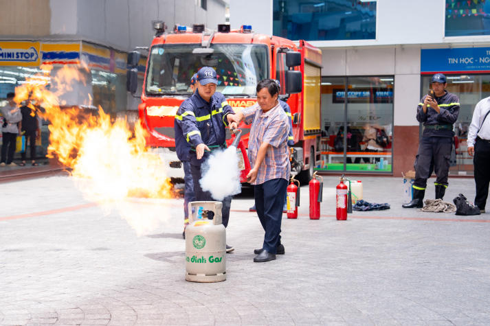 [Video] Đội CC&CNCH KV16 tăng cường giáo dục pháp luật và kỹ năng ứng phó hỏa hoạn 89