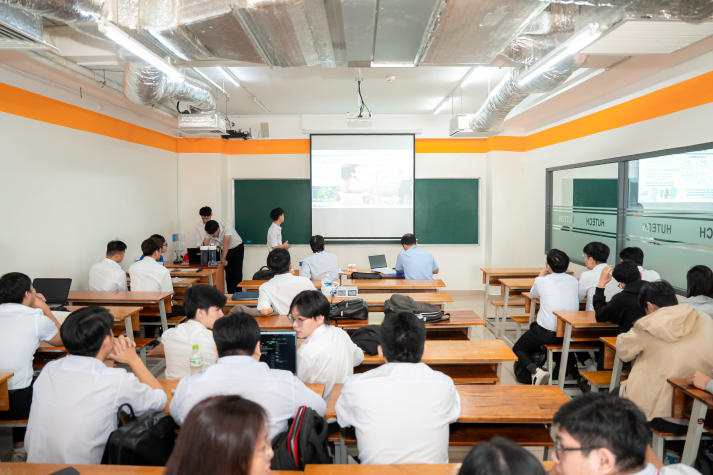 [Video] 56 đề tài HUTECH vào Bán kết Euréka 2025, nổi bật với 9 công trình Kỹ thuật - Công nghệ ứng dụng cao 38