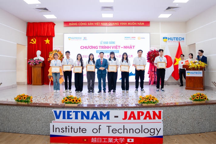 Japanese Consul General in Ho Chi Minh City sets high expectations for new students at VJIT Opening Ceremony 54