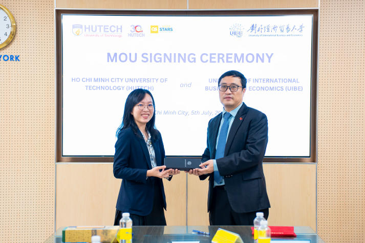 Đẩy mạnh quốc tế hóa giáo dục, HUTECH ký kết MOU với UIBE (Trung Quốc) 81