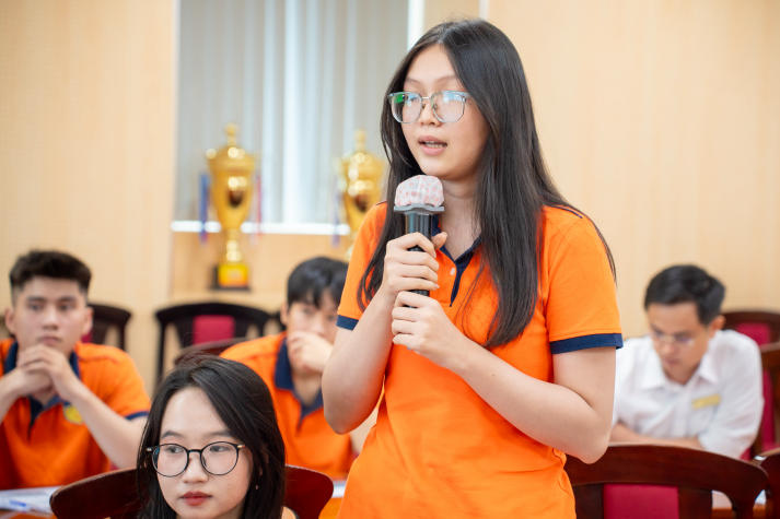 Định hình tư duy phát triển bền vững cho sinh viên Viện Khoa học Ứng dụng qua góc nhìn chuyên gia 60