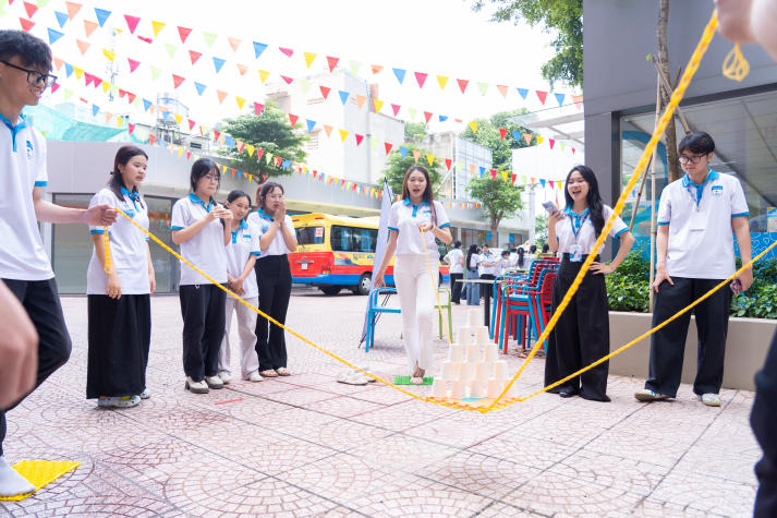[Video] Lễ kết nghĩa Dược Khoa 2026: Chuyện học, chuyện nghề nối nhịp các thế hệ dược sĩ tương lai 116
