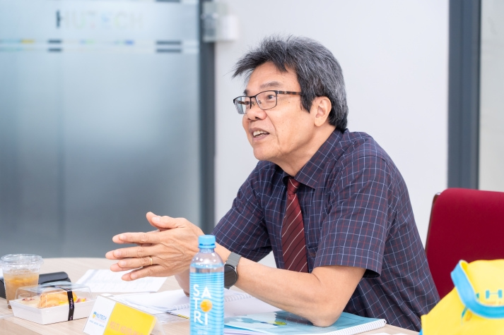 Nhiều đề tài thể hiện xu hướng tiếp thị hiện đại tại buổi bảo vệ luận văn/đề án Thạc sĩ ngành Marketing 65