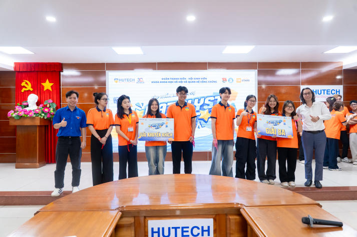 [Ảnh] Nâng tầm thủ lĩnh trẻ Khoa KHXH&QHCC cùng “CATALYST 5T” 109