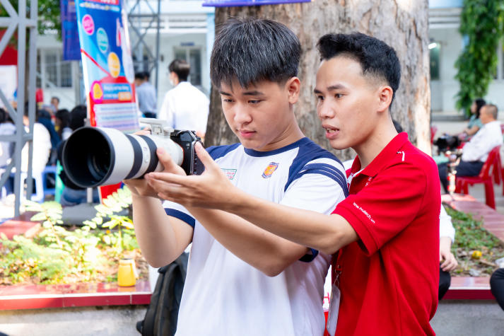 Check-in cực “xịn” cùng HUTECH: học sinh THPT khám phá không gian studio chuyên nghiệp 59