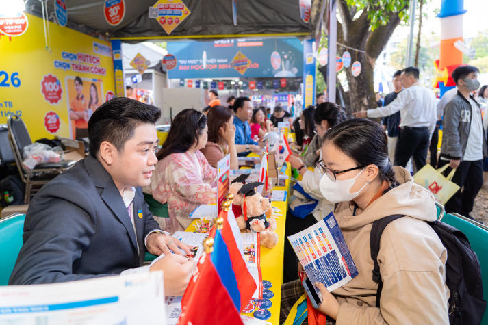 HUTECH “phủ vàng” Ngày hội Tư vấn tuyển sinh - hướng nghiệp 2026 tại Cần Thơ, mang đến loạt thông tin đắt giá cho thí sinh 60