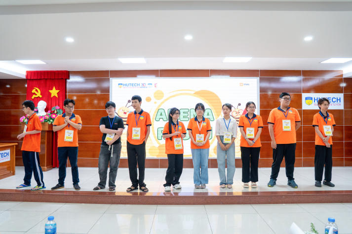 HUTECH Spelling Bee 2025: “Đấu trường từ vựng” của những bản lĩnh trẻ 20
