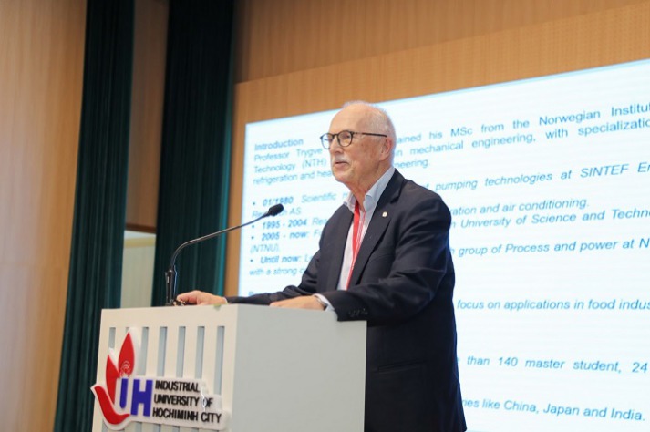 HUTECH đồng tổ chức Hội nghị Khoa học quốc tế “Công nghệ năng lượng bền vững” (ICSET 2023) 44