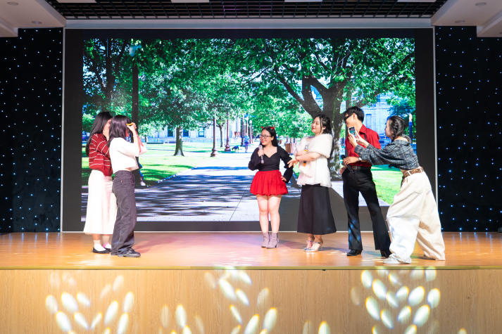 Đón Giáng sinh rộn ràng với K-XMAS của sinh viên Khoa Hàn Quốc học 70