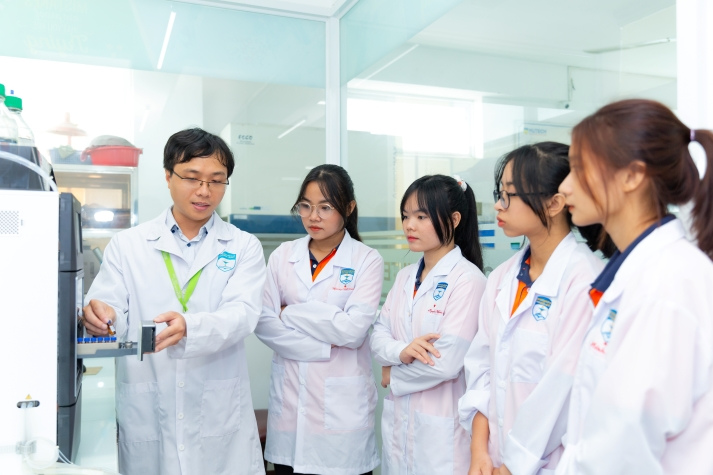 Bộ Giáo dục và Đào tạo công bố điểm sàn nhóm ngành sức khỏe năm 2025 155