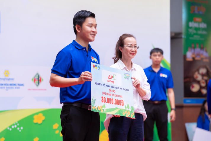 Lễ ra quân Mùa hè xanh HUTECH 2025: Sắc áo xanh tình nguyện vì cộng đồng 29