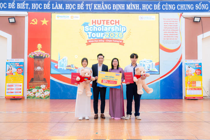 [Video] HUTECH Scholarship Tour 2026: Trao 14 suất học bổng toàn khoá, tiếp sức sĩ tử THPT Nguyễn Văn Tăng 17
