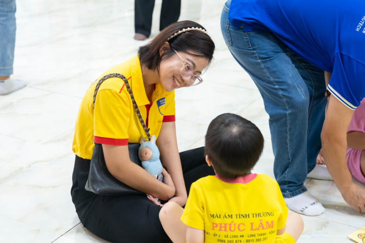 Cựu sinh viên và doanh nhân HUTECH viết tiếp hành trình nhân ái tại Mái ấm tình thương Phúc Lâm 82