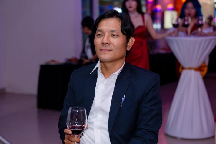 Sinh viên Quan hệ công chúng trình làng các video phóng sự và tỏa sáng tại Đêm tiệc "Dạ Huyền" 142