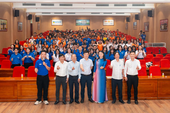 HUTECH hưởng ứng “Ngày hội của toàn dân”: Lan tỏa tình đoàn kết và niềm tin xã hội 81