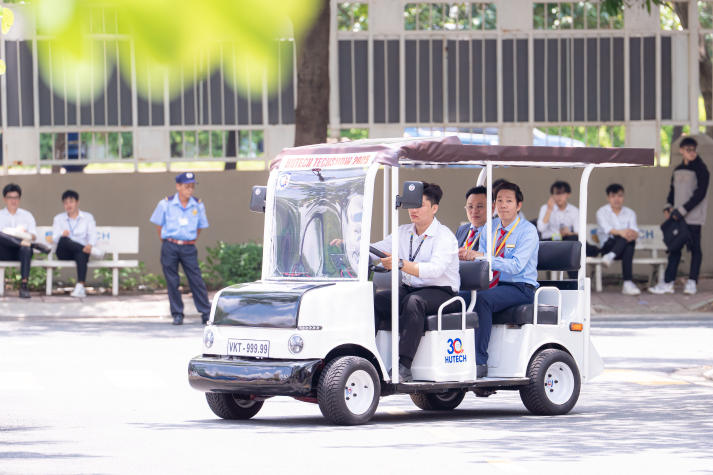 HUTECH TECHSHOW 2025: Nearly 3,000 open job opportunities, 370 graduation projects on display 133