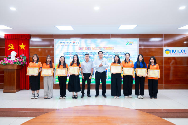 Vinh danh sinh viên Khoa Tài chính - Thương mại: Những trái tim tình nguyện vì cộng đồng 63