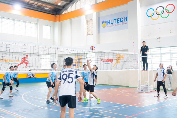 [Hội thao CB-GV-NV 2026] Tuyển sinh - Truyền thông - Marketing bảo vệ ngôi vương Bóng chuyền nam 73