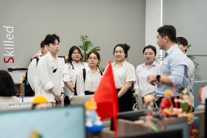 Trải nghiệm tại SSI và Manpower, sinh viên Khoa Tiếng Anh mở rộng tầm nhìn trong lĩnh vực Tài chính - Nhân sự 32