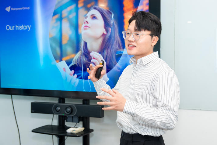 Trải nghiệm tại SSI và Manpower, sinh viên Khoa Tiếng Anh mở rộng tầm nhìn trong lĩnh vực Tài chính - Nhân sự 56