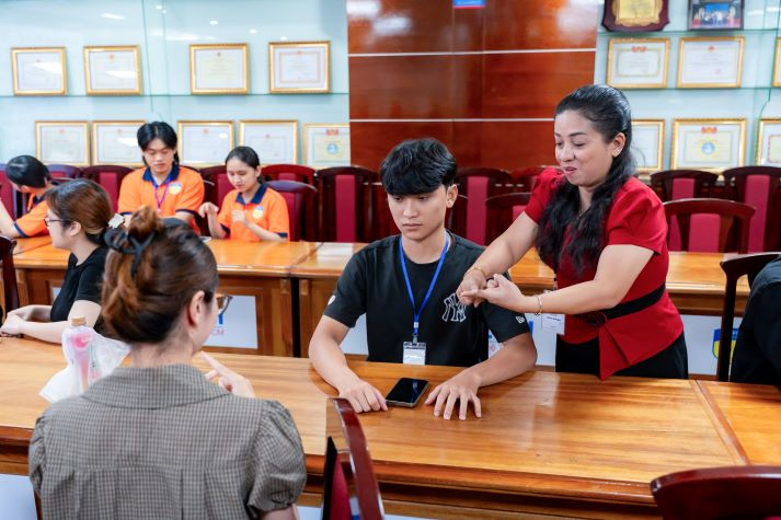 [Ảnh] Bế giảng lớp học Thủ ngữ: Khi những đôi tay biết nói kể câu chuyện của sự thấu hiểu 39