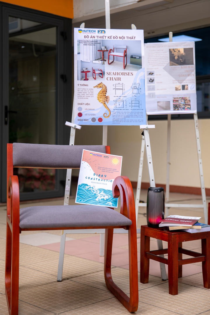 Ấn tượng với các sản phẩm độc đáo tại triển lãm đồ nội thất từ gỗ của sinh viên HUTECH 58