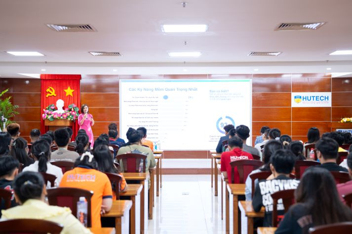 [Video] Sinh viên Khoa Tiếng Anh rèn luyện kỹ năng phỏng vấn, sẵn sàng chinh phục nhà tuyển dụng 26