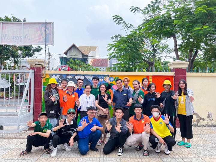 “Én vàng” Viện Khoa học Ứng dụng lan tỏa sắc xuân với chiến dịch “Cánh én mùa xuân 2023” 56