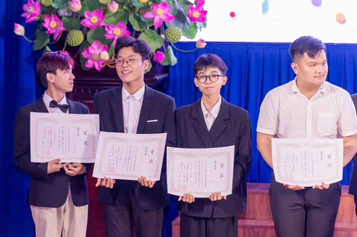 Sinh viên HUTECH bứt phá tri thức, chinh phục loạt giải thưởng học thuật ấn tượng 50