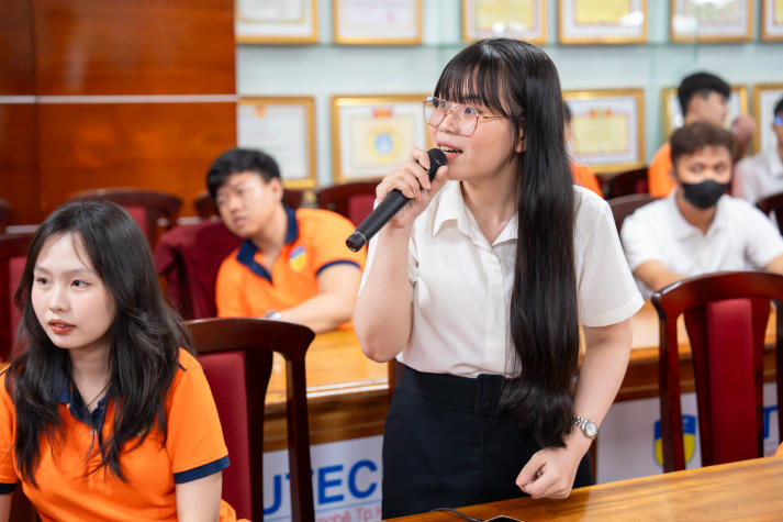 Sinh viên Khoa Quản trị kinh doanh "mở khóa" tiềm năng nghề nghiệp Sales Logistics 74