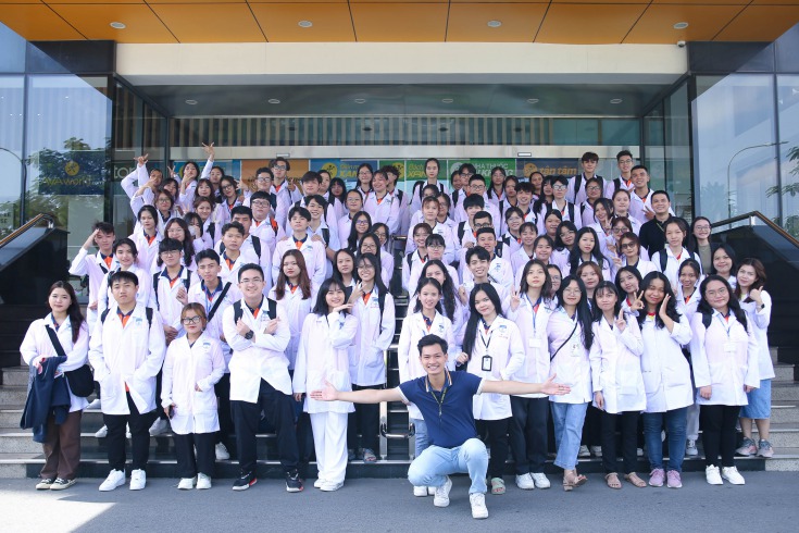 Tân sinh viên Khoa Dược HUTECH tham quan thực tế tại Cty Dược An Khang