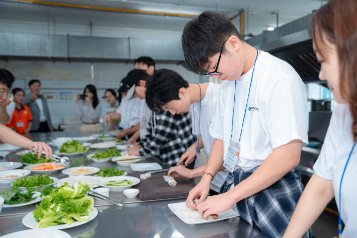 HUTECH and Incheon students engage in Vietnam-Korea cultural exchange 112