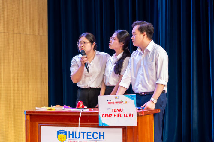 [Video] Tỏa sáng bản lĩnh, sinh viên Luật HUTECH giành giải Nhì Olympic Pháp luật toàn quốc 42