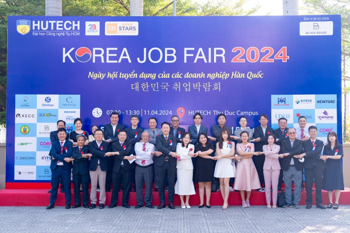 [Video] “Choáng ngợp” trước hơn 1.500 cơ hội việc làm cho sinh viên HUTECH tại “KOREA JOB FAIR 2024” 18