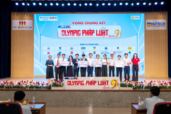 [Video] Tỏa sáng bản lĩnh, sinh viên Luật HUTECH giành giải Nhì Olympic Pháp luật toàn quốc 111