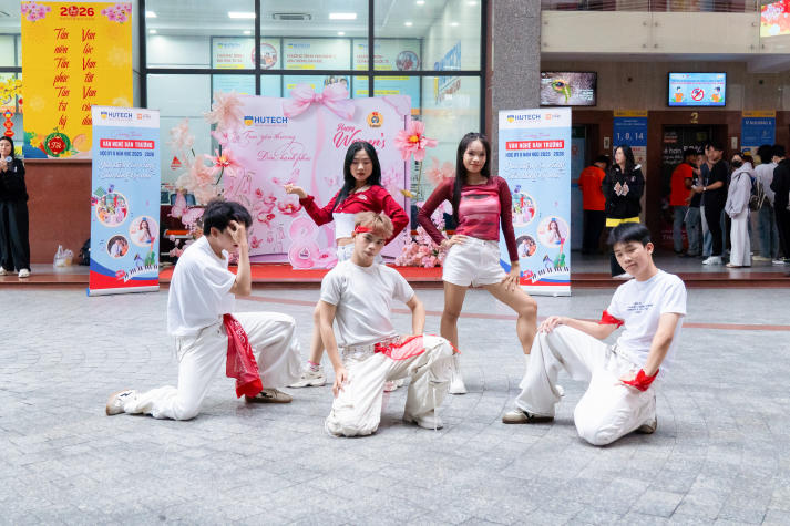 CLB - Đội - Nhóm HUTECH sẵn sàng “đốt cháy” sân khấu với Liên hoan “Tự hào Sinh viên HUTECH vào 22/4 tới 53