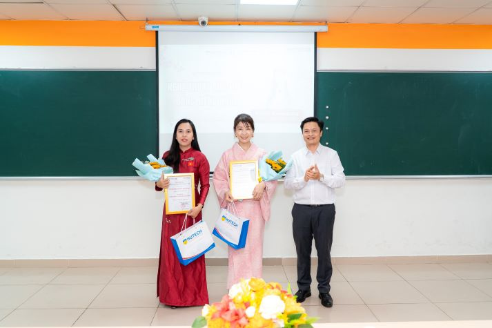 Sinh viên VJIT “đọc vị” văn hóa giao tiếp Nhật Bản cùng MC Đài phát thanh Osaka (Nhật Bản) 12