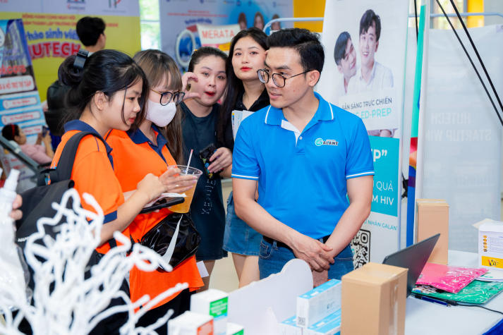 Khởi động từ ngày 20/4, Ngày hội “Tự hào Sinh viên HUTECH” mang đến loạt hoạt động sôi nổi 86